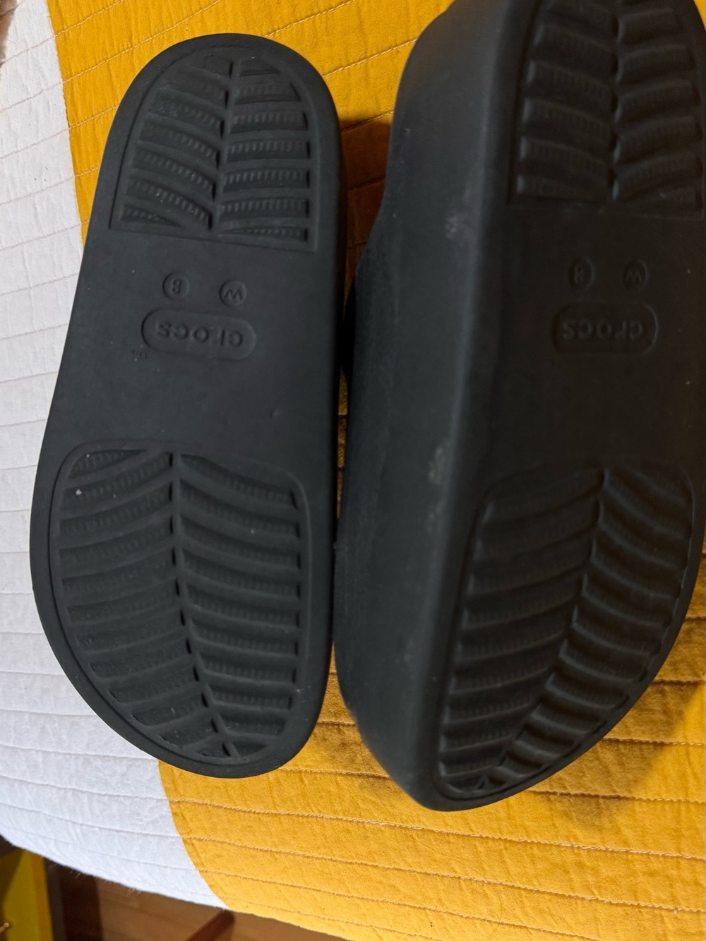 Women’s Black Dylan Platform Crocs - Picture 4 of 4